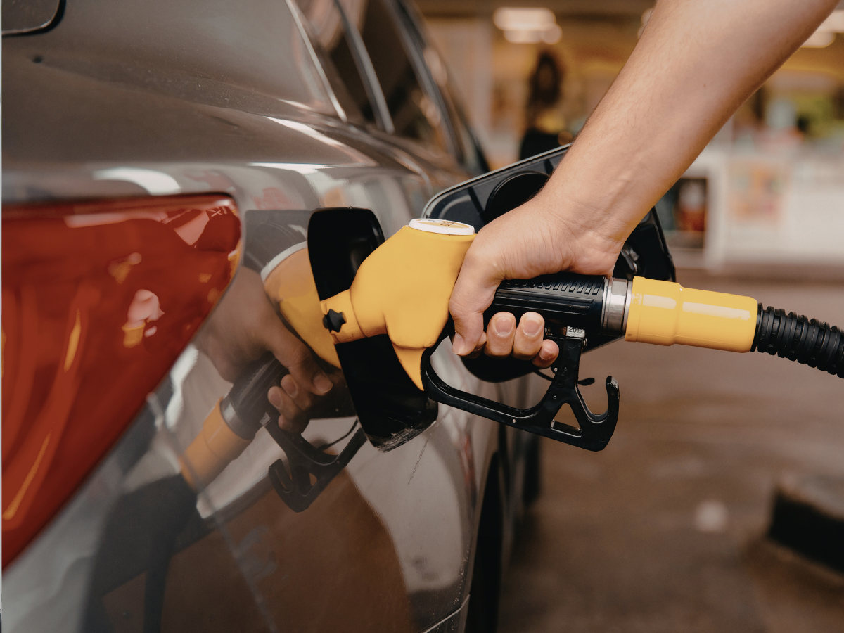 पेट्रोल-डीजल महंगा? फ्यूल क्रेडिट कार्ड से हर साल बचा सकते हैं हजारों रुपये! समझें कैसे - Photo Gallery