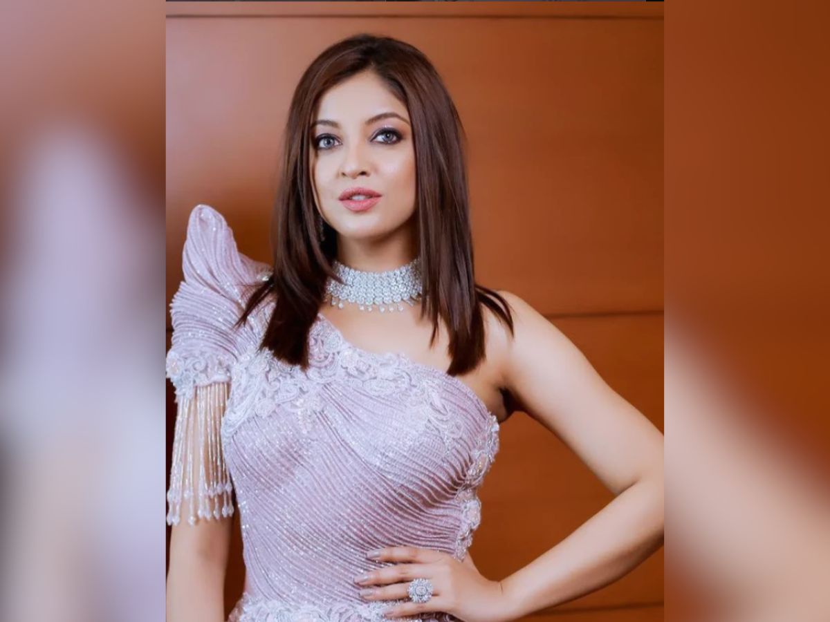 कभी ईमरान हाश्मी के साथ किया सबसे वल्गर सीन, अचानक पर्दे से हुई गायब, आत्माएं भी लगी थी दिखने - Photo Gallery