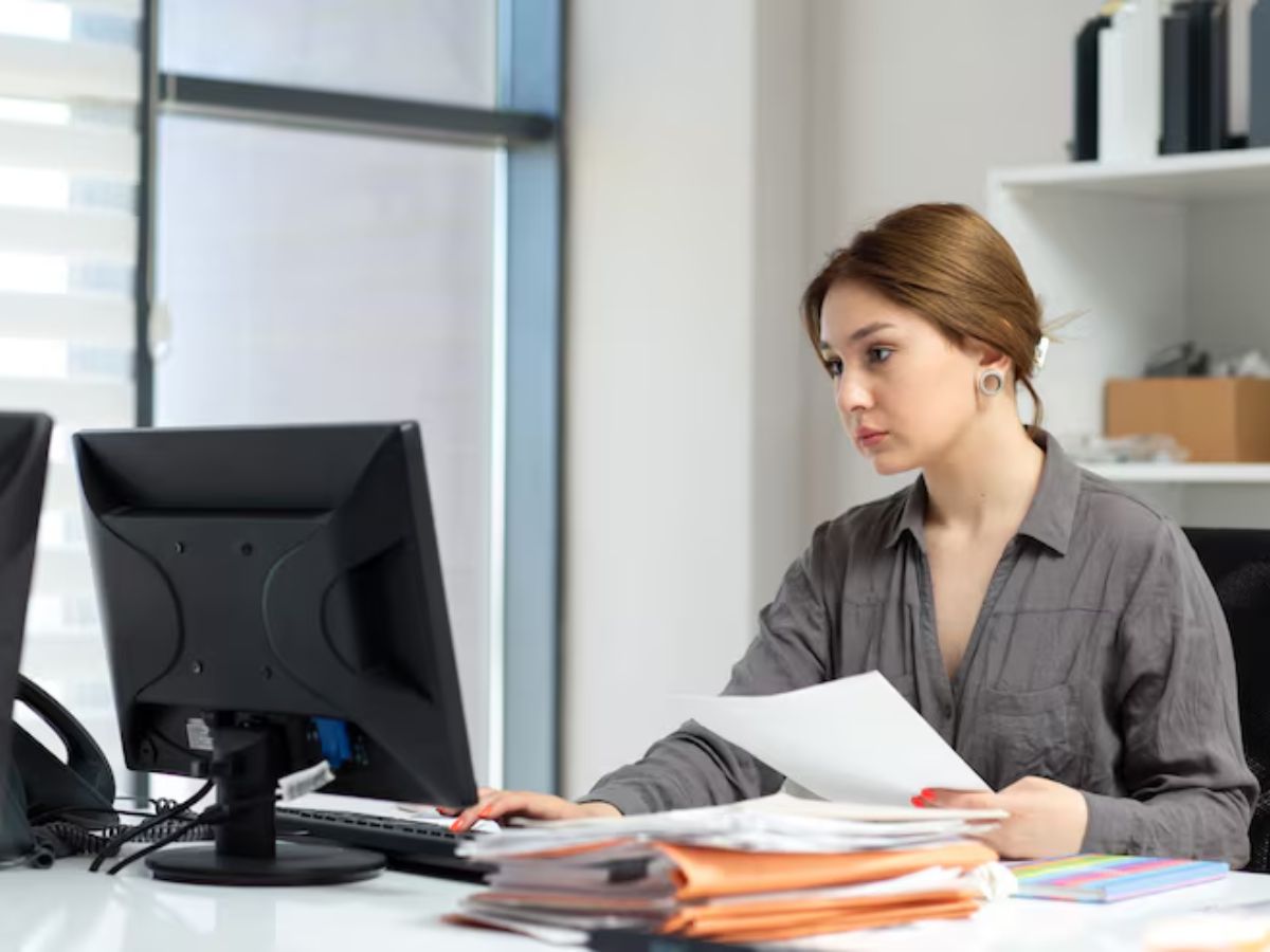 क्या सच में इन लोगों की नौकरी पर है AI का खतरा, चेक करें अपना प्रोफेशन - Photo Gallery