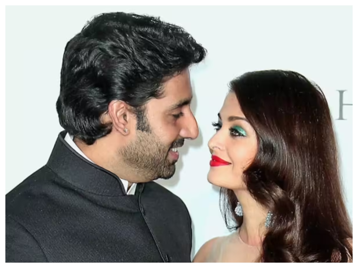 Adani family wedding: सलमान के गाने पर अभिषेक संग थिरकीं ऐश्वर्या राय बच्चन, अडानी वेडिंग में जुटे सितारे - Photo Gallery