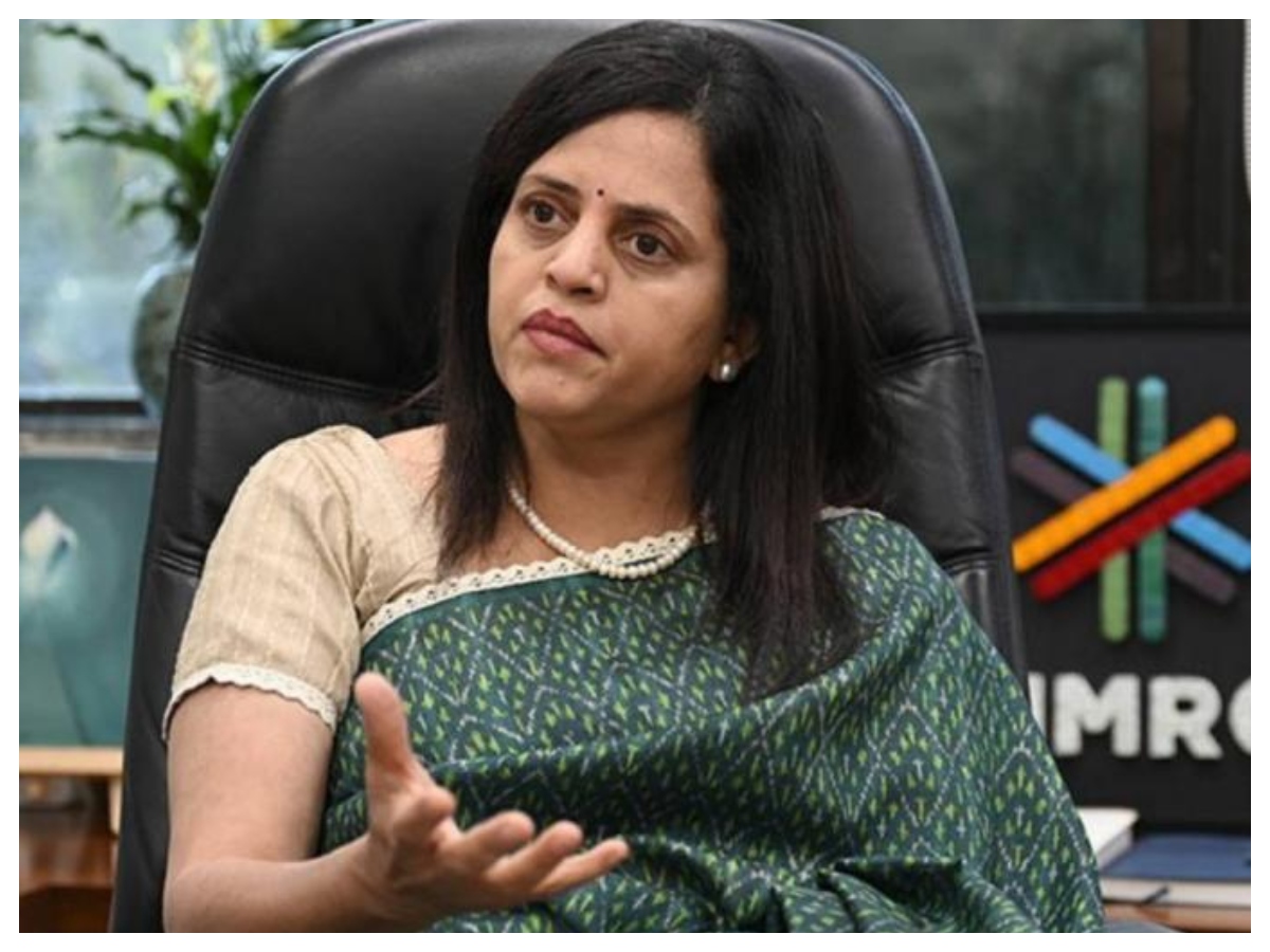 Who is Ashwini Bhide: अश्विनी भिड़े कौन हैं, जानें मेट्रो वुमन से बीएमसी की पहली महिला कमिश्नर तक का सफर - Photo Gallery