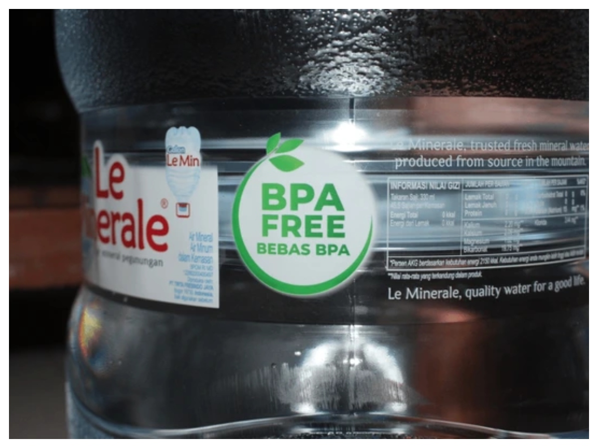 Disadvantages of plastic bottles: पानी की बोतल लेते समय न करें ये गलती, जानिए क्यों लिखा होता है बीपीए मुक्त? - Photo Gallery