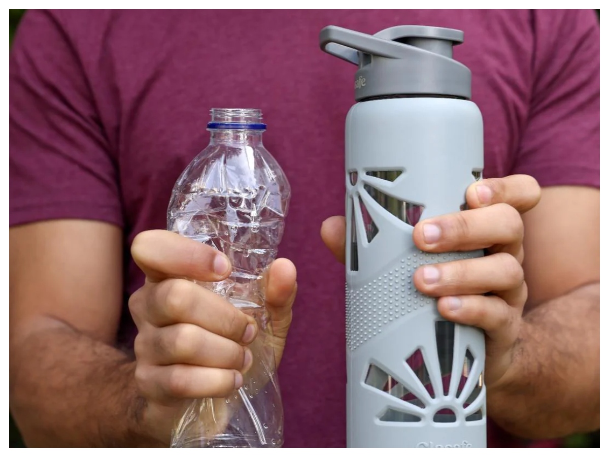 Disadvantages of plastic bottles: पानी की बोतल लेते समय न करें ये गलती, जानिए क्यों लिखा होता है बीपीए मुक्त? - Photo Gallery