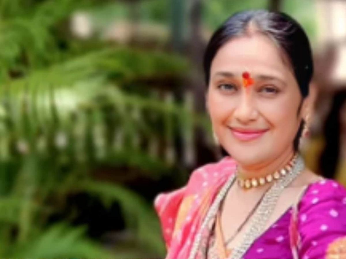 Dayaben Photos: हे मां, माताजी! वाली दयाबेन जी रहीं सादी जिंदगी, तस्वीरें देख फैंस लगा रहे शो में वापसी की गुहार