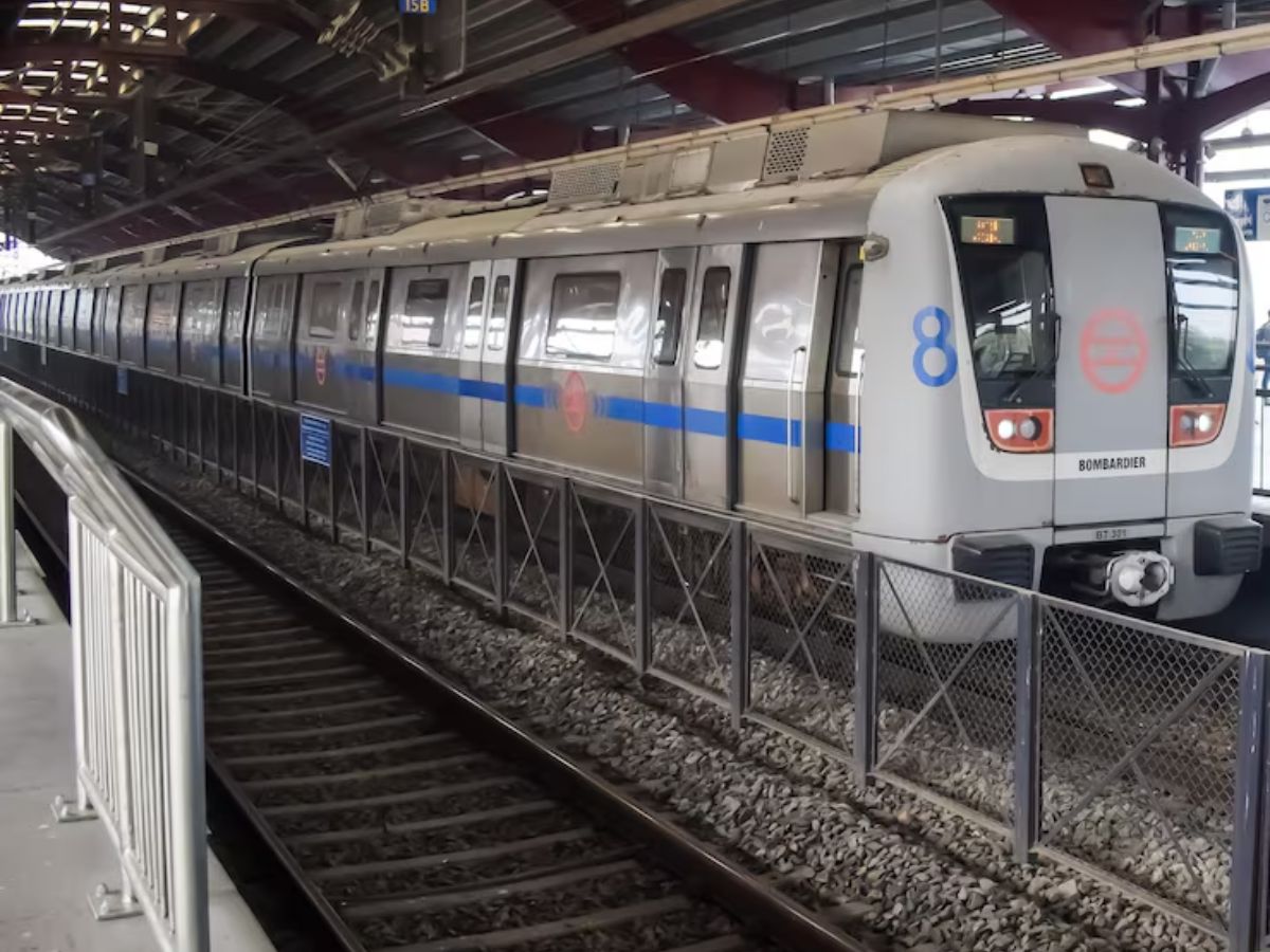 Delhi Metro Rules: दिल्ली मेट्रों में गंदगी फैलाना होगा भारी नुकसान, 100-200 नहीं हजारों का लगेगा जुर्माना - Photo Gallery
