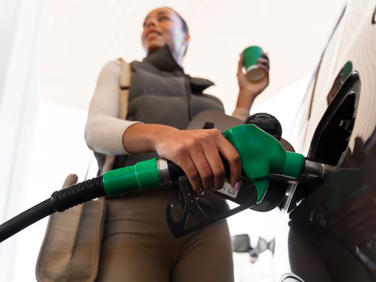 Petrol Price Today 27 March: आज दिल्ली में कितने का मिल रहा है पेट्रोल, जानें अन्य शहरों का हाल - Photo Gallery