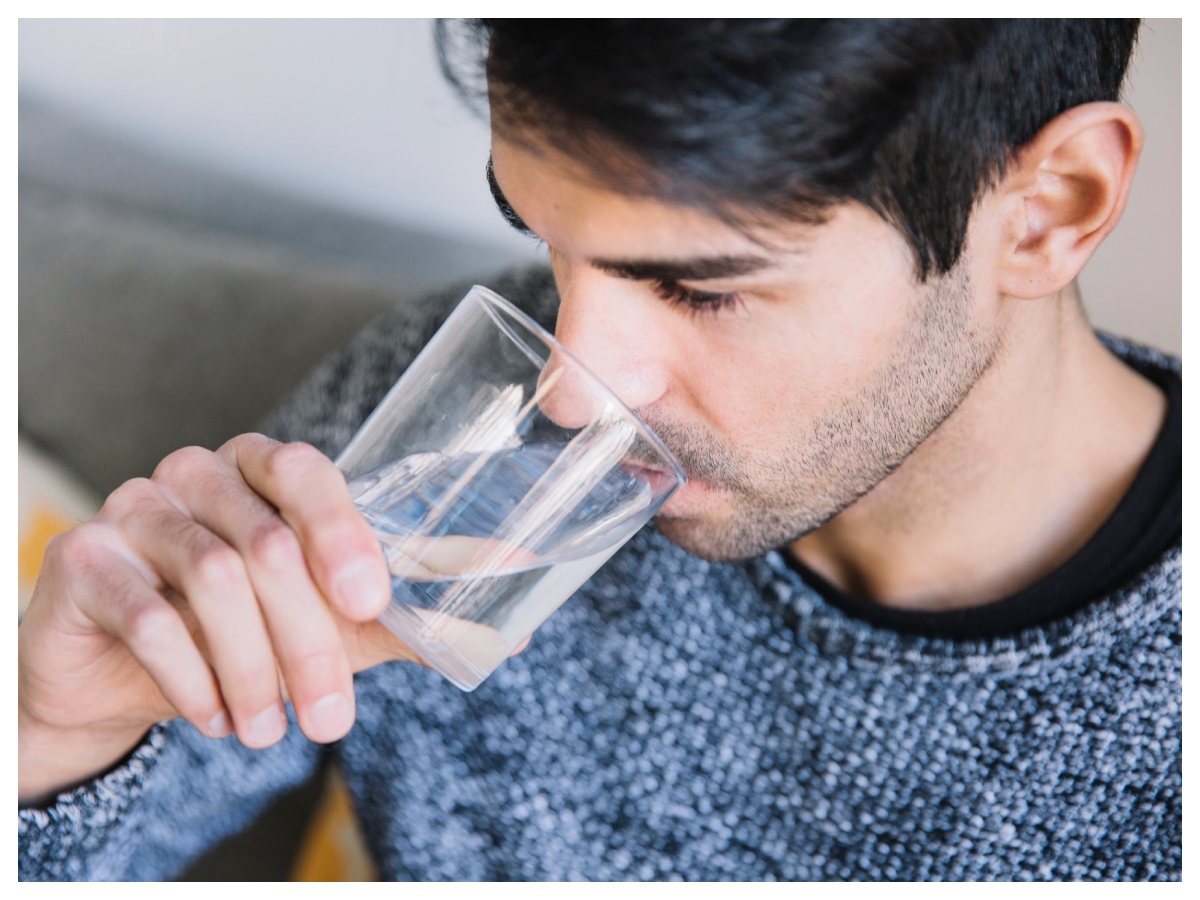Body needs water: उम्र के हिसाब से बदलती है शरीर की पानी की जरूरत, जानिए किसे कितनी हाइड्रेशन चाहिए - Photo Gallery