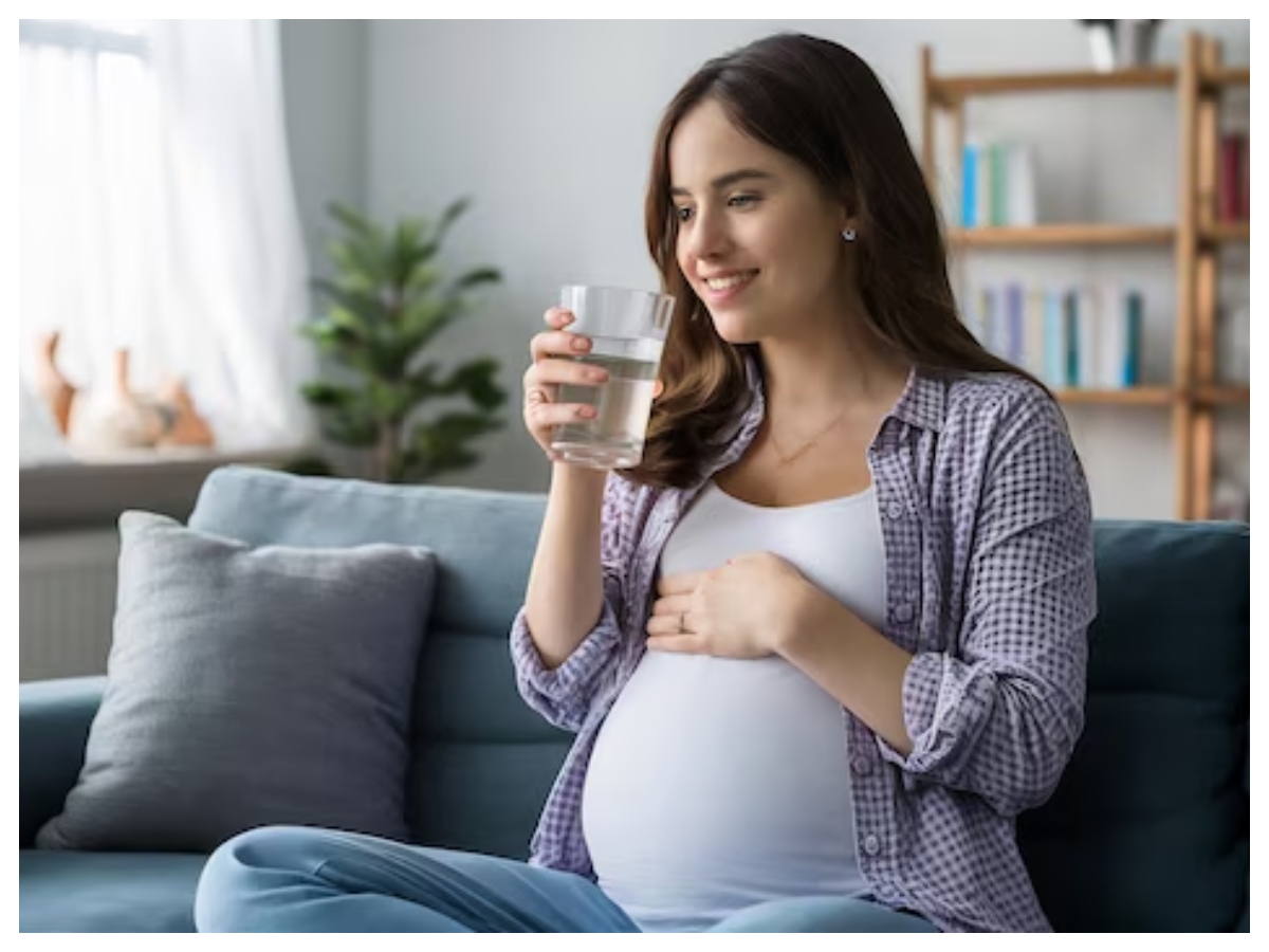 Body needs water: उम्र के हिसाब से बदलती है शरीर की पानी की जरूरत, जानिए किसे कितनी हाइड्रेशन चाहिए - Photo Gallery