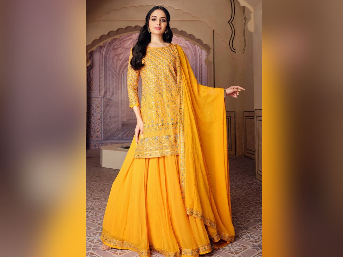 Eid dress ideas for women: ट्रेंड में चल रहे ये 7 सूट, इस ईद आपके स्टाइल को देंगे नया लेवल, हानिया आमिर भी लगेंगी फीकी - Photo Gallery