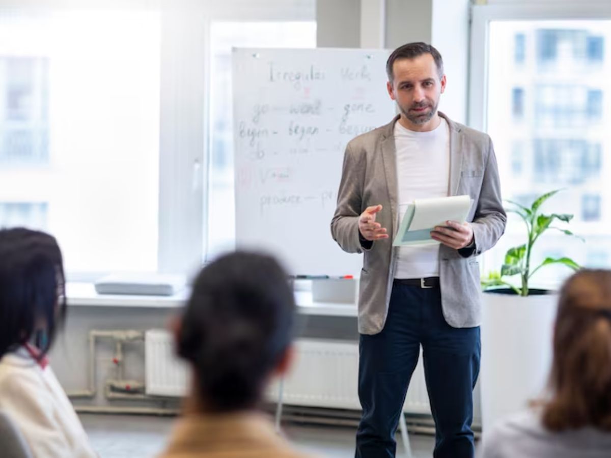 High Paying Jobs: BA कर लिया अब समझ नहीं आ रहा क्या करें? ये जॉब्स देती है तगड़ा पैकेज - Photo Gallery