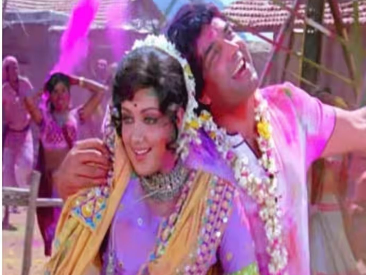 Holi Special Movies: मोहब्बतें से लेकर ये जवानी है दीवानी तक! होली के मौके पर ये बॉलीवुड फिल्में माहौल को बना देंगी और भी रंगीन - Photo Gallery