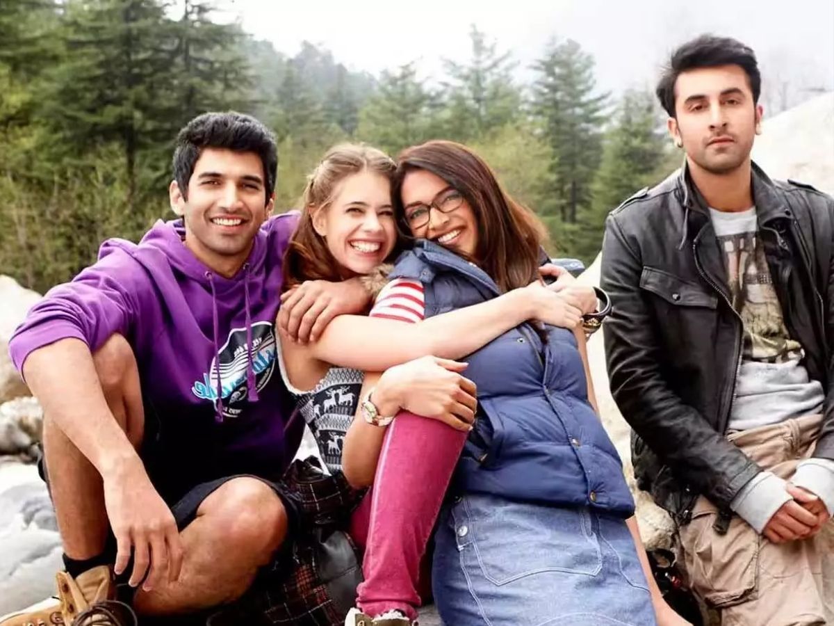 Holi Special Movies: मोहब्बतें से लेकर ये जवानी है दीवानी तक! होली के मौके पर ये बॉलीवुड फिल्में माहौल को बना देंगी और भी रंगीन - Photo Gallery