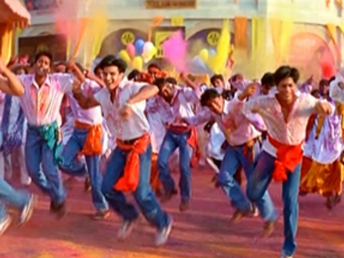 Holi Special Movies: मोहब्बतें से लेकर ये जवानी है दीवानी तक! होली के मौके पर ये बॉलीवुड फिल्में माहौल को बना देंगी और भी रंगीन - Photo Gallery
