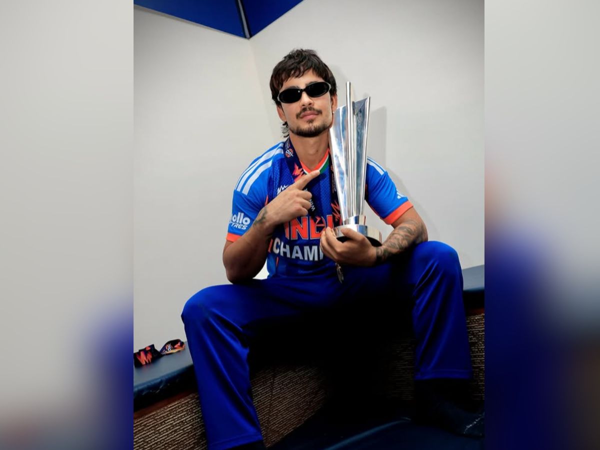 फिर मैदान में धमाल मचाएंगे संजू और बुमराह! हो गया टी20 विश्व कप की टीम ऑफ द टूर्नामेंट का ऐलान - Photo Gallery