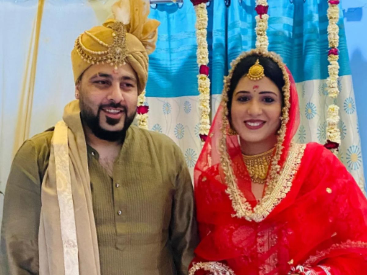 Who is Isha Rikhi: कौन है ईशा रिखी, जिन्होंने 8 साल बड़े रैपर से रचाई शादी, इस फिल्म से किया था डेब्यू - Photo Gallery