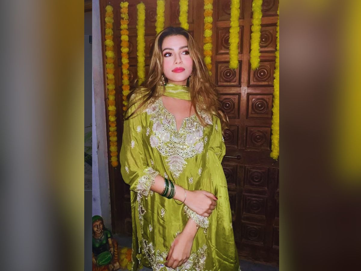 कौन है ईशान किशन की गर्लफ्रेंड अदिति हुंडिया, सुंदरता में अनुष्का शर्मा को देती है मात, देखें फोटोज - Photo Gallery