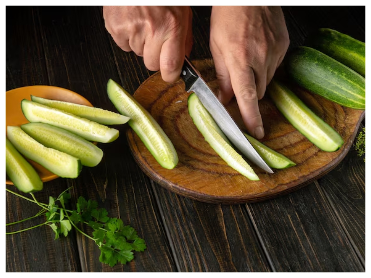 Benefits of eating cucumber: खीरे का सिरा घिसते ही क्यों निकलता है सफेद झाग, क्या है इसका राज - Photo Gallery