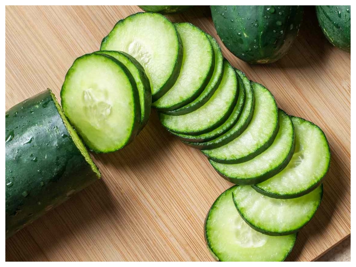 Benefits of eating cucumber: खीरे का सिरा घिसते ही क्यों निकलता है सफेद झाग, क्या है इसका राज - Photo Gallery