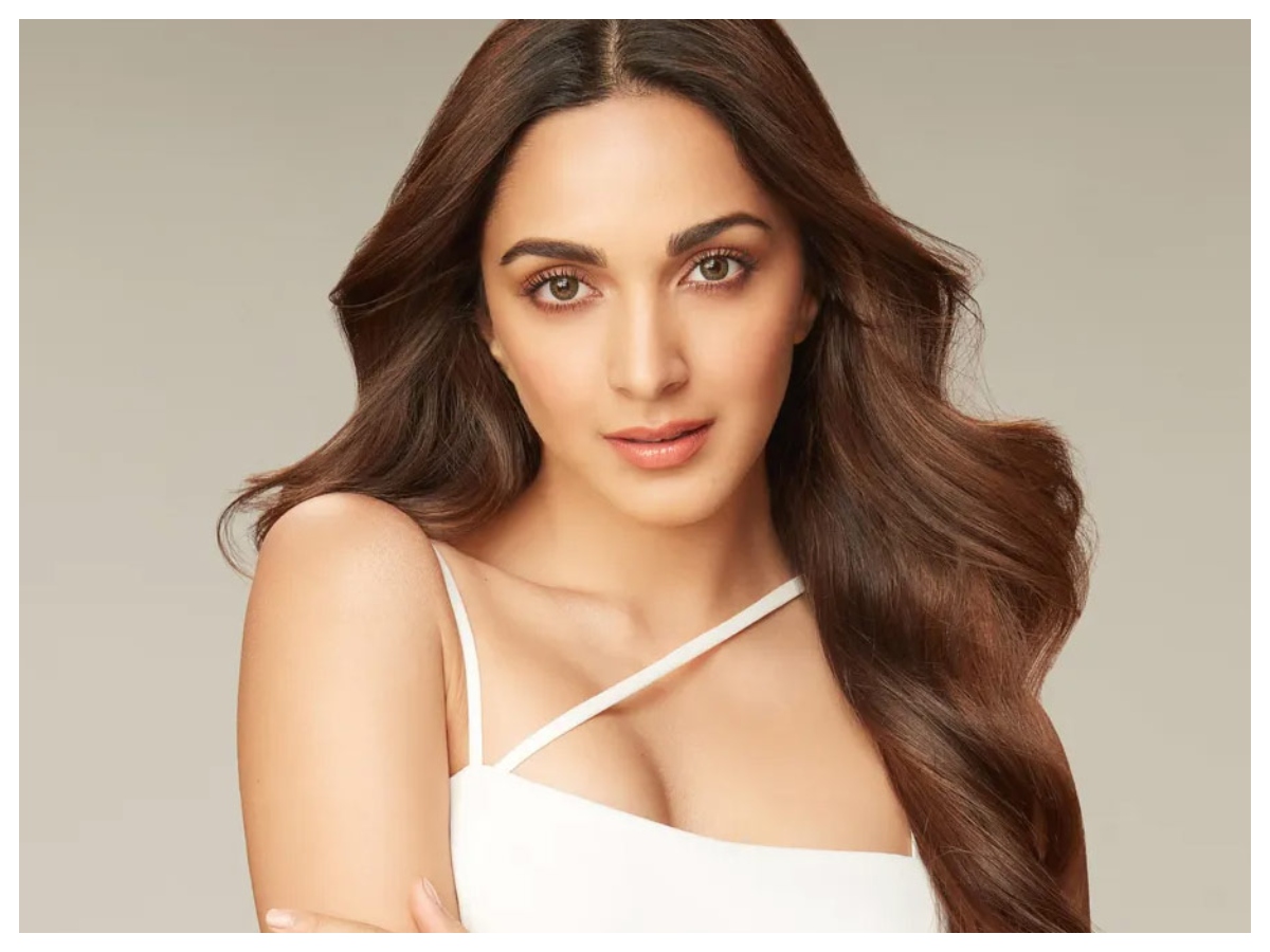 Kiara Advani latest look: कियारा अडवाणी का ग्लैमरस कमबैक, लेटेस्ट लुक ने मचाया तहलका - Photo Gallery