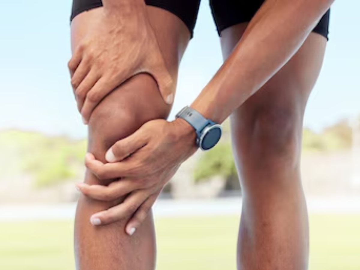 Knee pain Remedies: काफी समय से परेशान कर रहा घुटनों का दर्द, ऐसे पाएं छुटकारा, मिंटो में दिखेगा असर - Photo Gallery