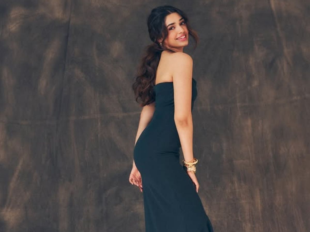 हुस्‍न की मल्लिका लगी ये साउथ हसीना, ब्लैक ड्रेस में दिखाया कातिलाना लुक; देखें तस्वीरें - Photo Gallery