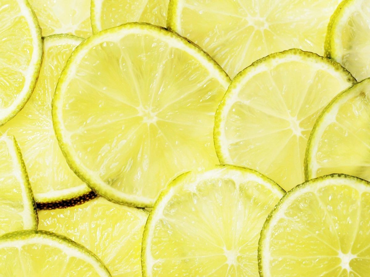 Lemon Peel Uses: हर बार फेंक देते हैं नींबू के छिलके? अब कभी नहीं करेंगे ये गलती, जानें इसके फायदे - Photo Gallery