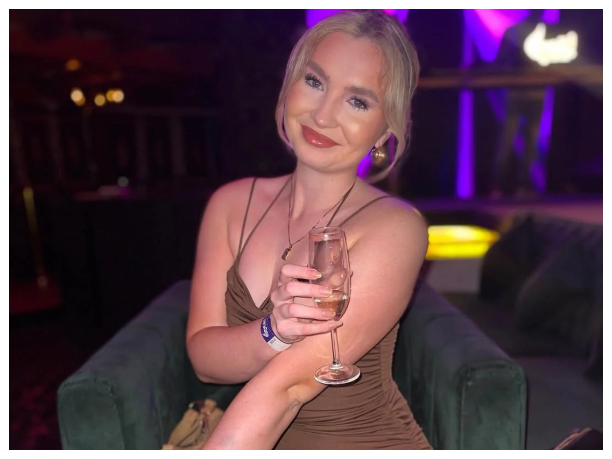 SRH Cheerleader Molly : आईपीएल की ग्लैमरस चीयरलीडर मॉली कौन हैं? जानिए उम्र, देश और कमाई - Photo Gallery