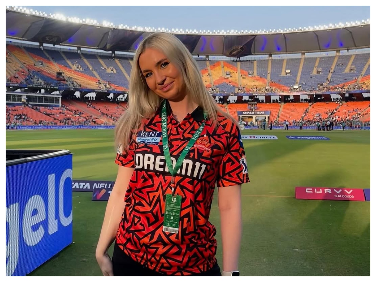 SRH Cheerleader Molly : आईपीएल की ग्लैमरस चीयरलीडर मॉली कौन हैं? जानिए उम्र, देश और कमाई - Photo Gallery