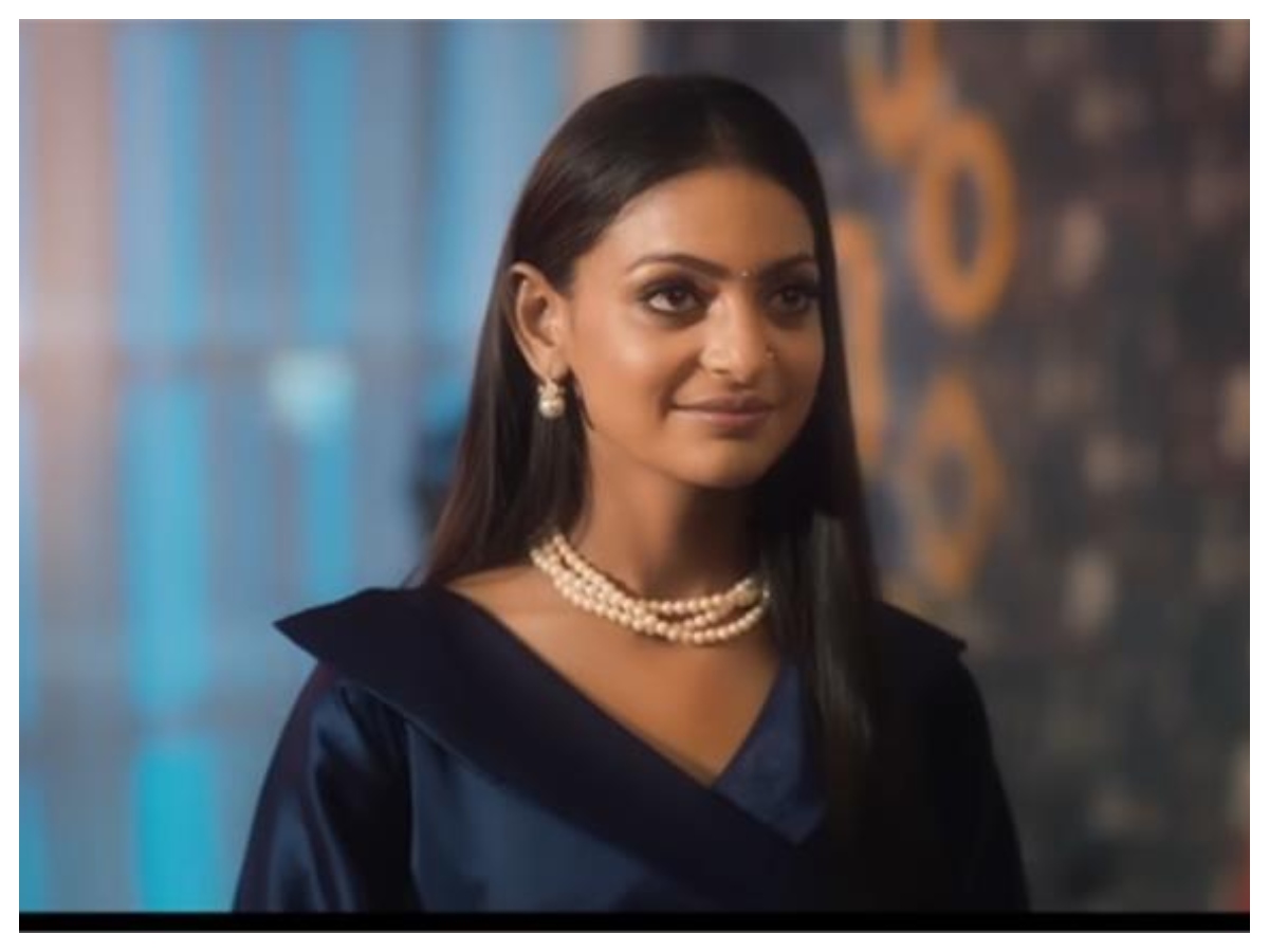 monalisa married: समुद्र किनारे पति संग नजर आईं मोनालिसा, सोशल मीडिया पर वायरल हुई हनीमून की तस्वीर - Photo Gallery