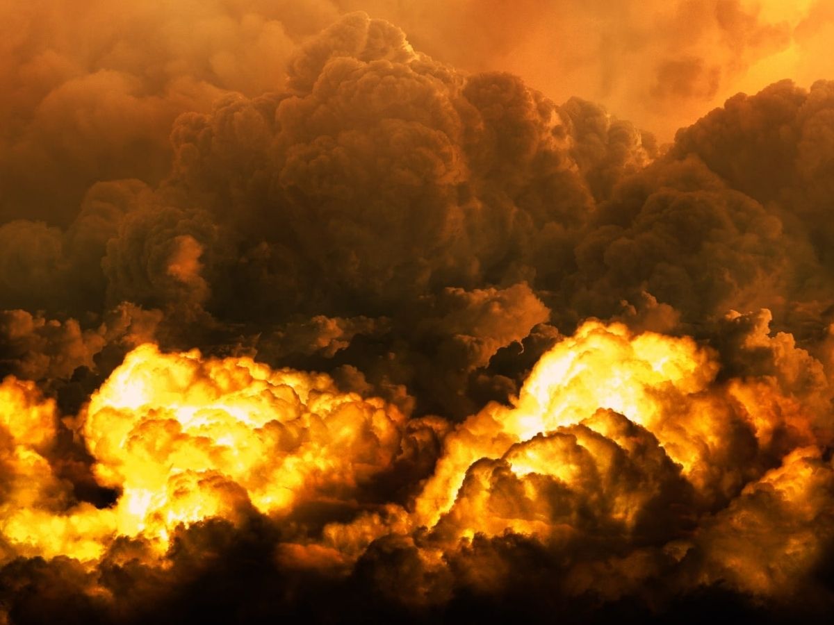 Nuclear Blast Survival Guide: परमाणु विस्फोट के बाद क्या करें? जानिए रेडिएशन से बचने के जरूरी उपाय - Photo Gallery