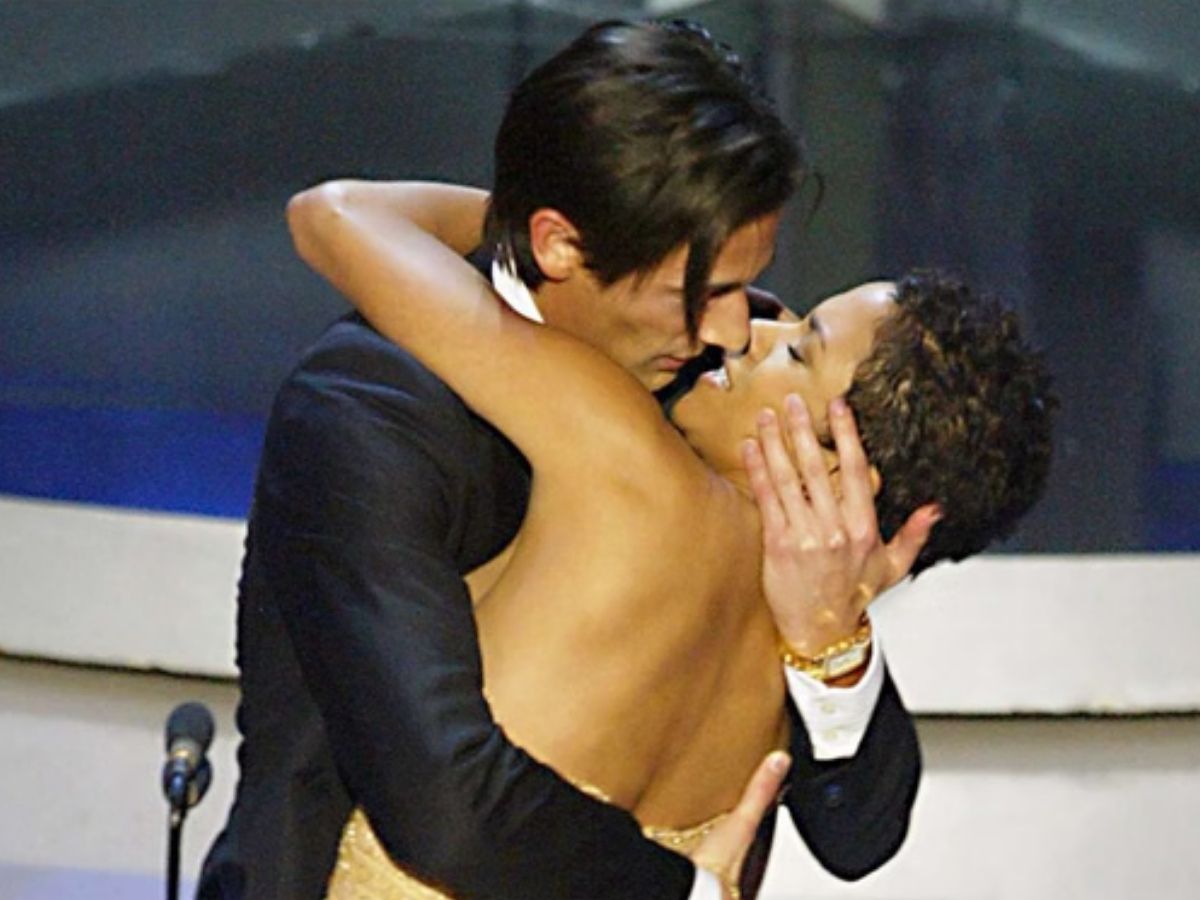 Biggest Oscar controversies: थप्पड़ कांड से लेकर स्टेज पर कपड़े उतारने तक, ऑस्कर में हुईं ये 10 विवादित घटनाएं - Photo Gallery