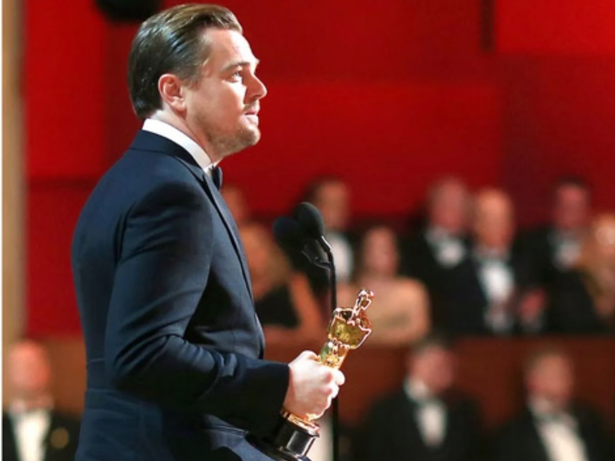 Biggest Oscar controversies: थप्पड़ कांड से लेकर स्टेज पर कपड़े उतारने तक, ऑस्कर में हुईं ये 10 विवादित घटनाएं - Photo Gallery