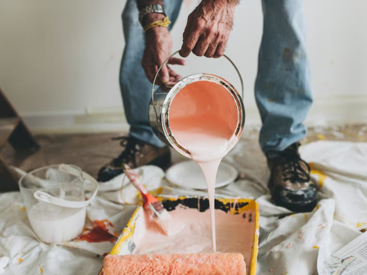 क्या आपको भी घर में पेंट कराने बाद होती है खांसी, आखिर क्या है इसकी वजह? - Photo Gallery