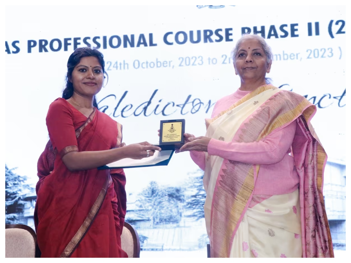 Success Story : मां की बीमारी, लगातार नाकामी… फिर भी नहीं टूटी हिम्मत, जानें आईएएस पल्लवी वर्मा की कहानी - Photo Gallery