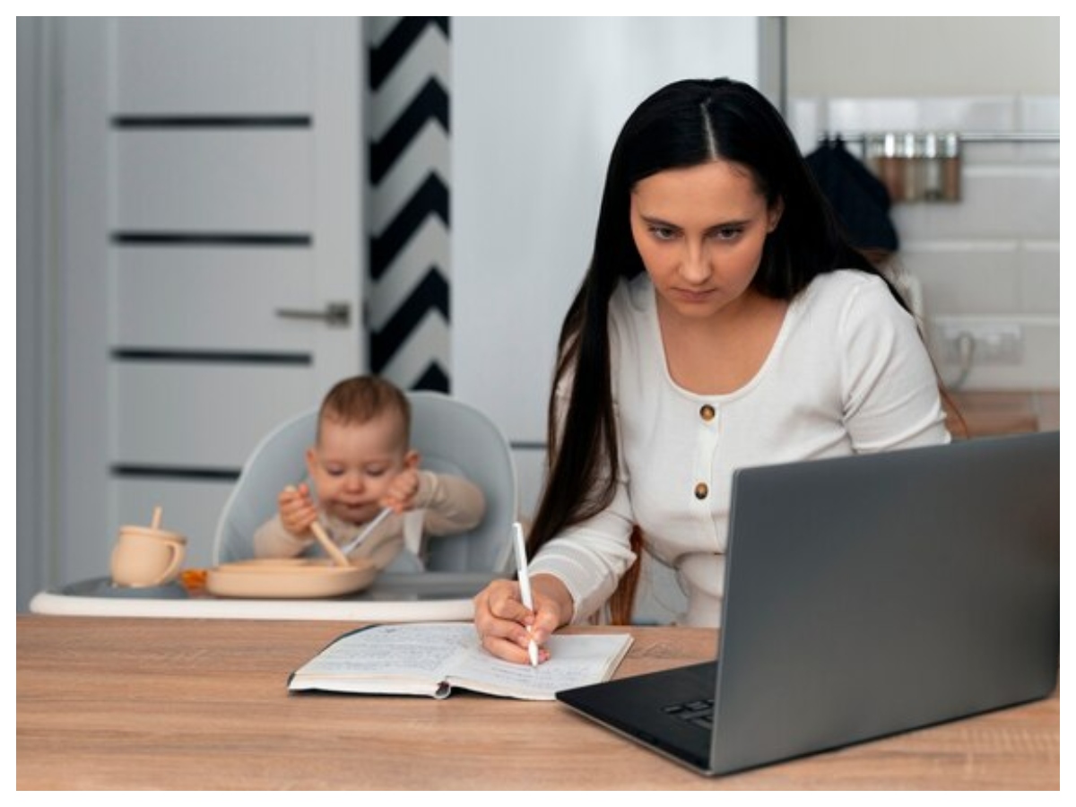 pregnancy age: 40 के बाद कितनी सुरक्षित है प्रेग्नेंसी? बढ़ती उम्र में मां बनने से पहले जान लें ये जरूरी बातें - Photo Gallery