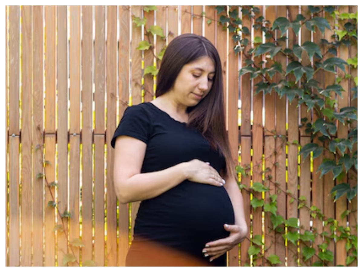 pregnancy age: 40 के बाद कितनी सुरक्षित है प्रेग्नेंसी? बढ़ती उम्र में मां बनने से पहले जान लें ये जरूरी बातें - Photo Gallery