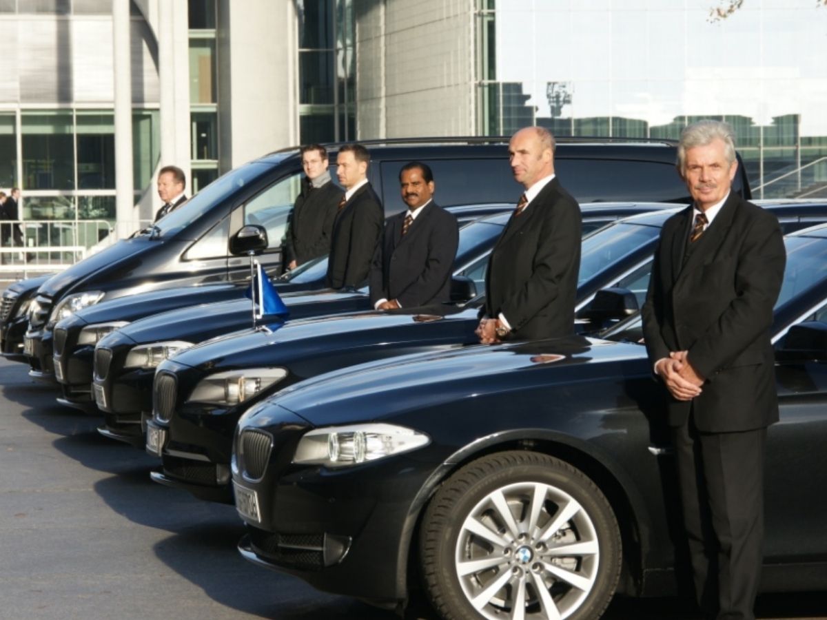 Weird Jobs: सोना, रोना और बस घूमना… ये 7 अजीबो-गरीब जॉब्स, सुनकर आप भी कहेंगे कहां अप्लाई करें? - Photo Gallery