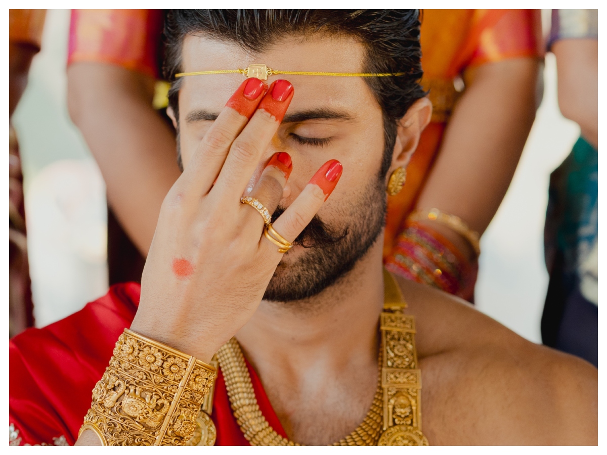 Rashmika Mandanna wedding: शादी से रिसेप्शन तक धोती में दिखे विजय देवरकोंडा, रश्मिका की टेंपल जूलरी ने खींचा ध्यान, दिखी साउथ की झलक - Photo Gallery