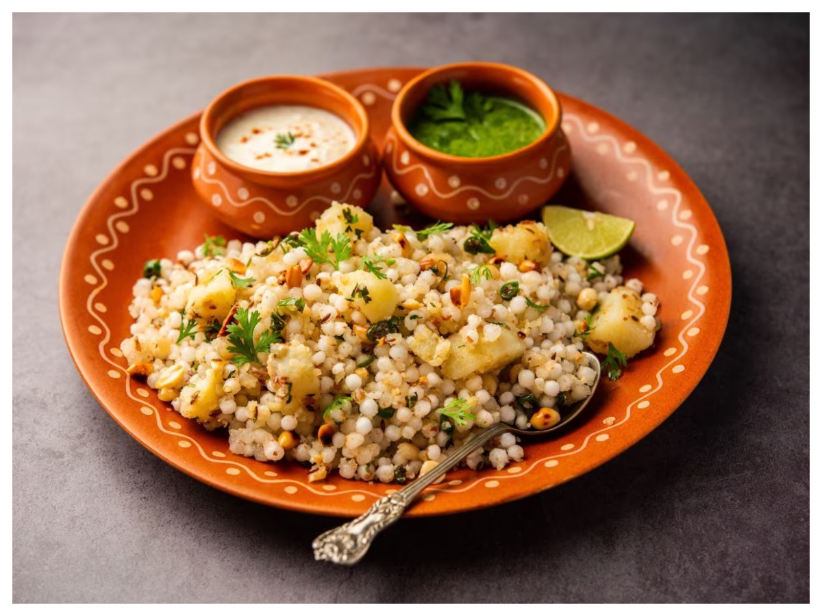 fasting food:  हल्की और टेस्टी, नवरात्र व्रत के लिए बेस्ट साबूदाना खिचड़ी - Photo Gallery