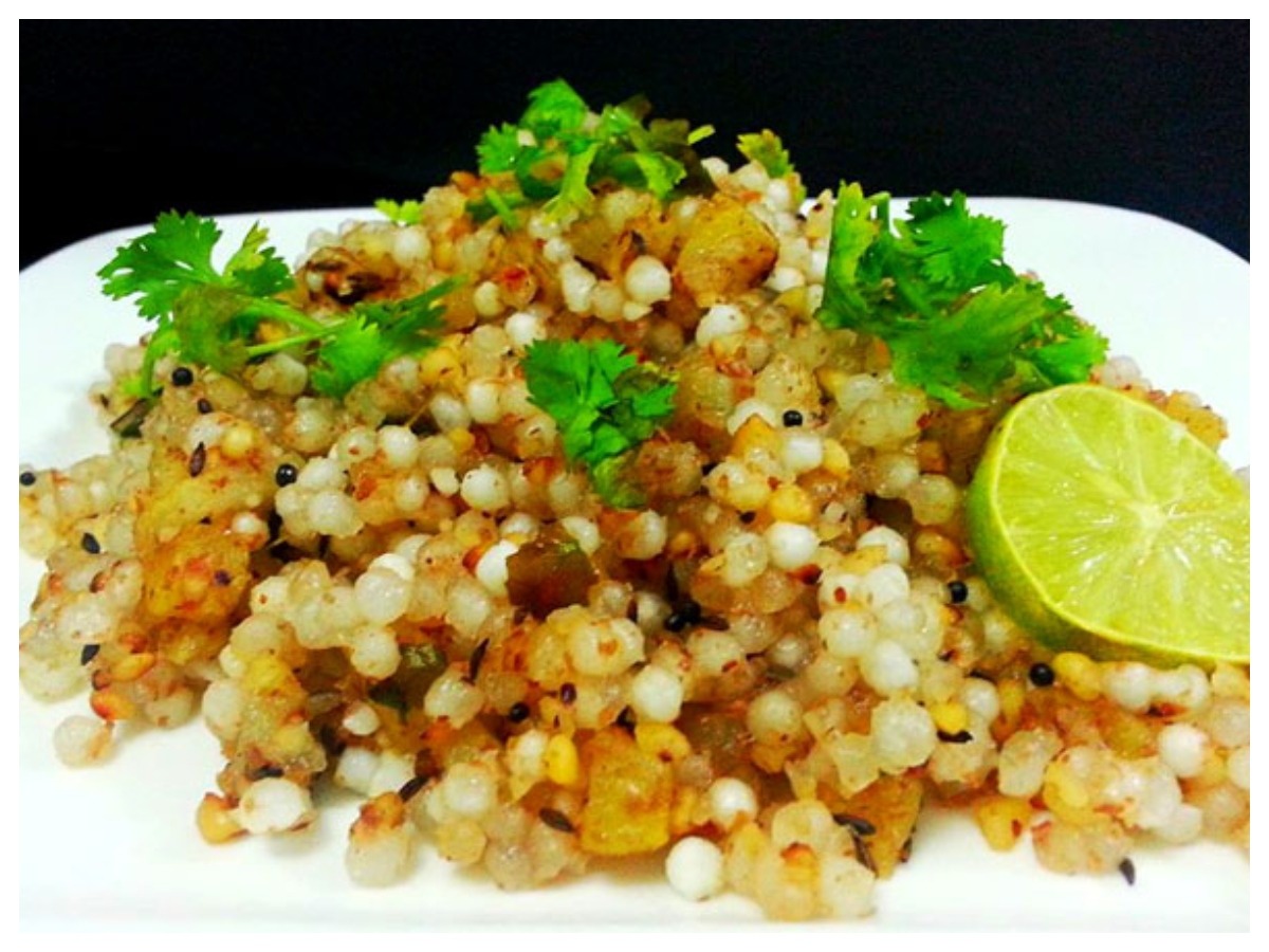 fasting food:  हल्की और टेस्टी, नवरात्र व्रत के लिए बेस्ट साबूदाना खिचड़ी - Photo Gallery