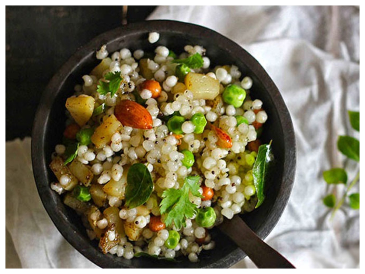 fasting food:  हल्की और टेस्टी, नवरात्र व्रत के लिए बेस्ट साबूदाना खिचड़ी - Photo Gallery