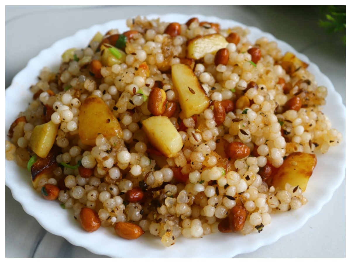 fasting food:  हल्की और टेस्टी, नवरात्र व्रत के लिए बेस्ट साबूदाना खिचड़ी - Photo Gallery