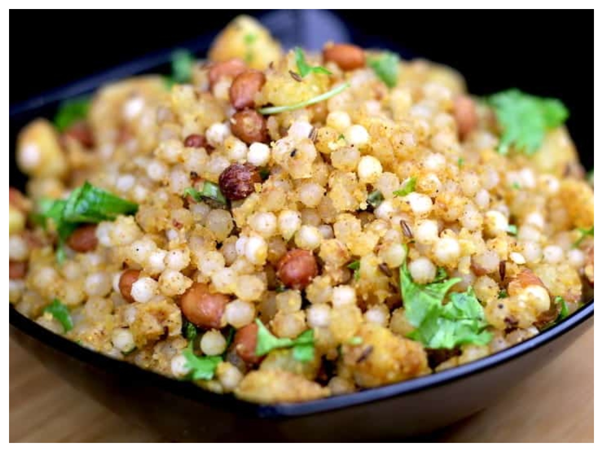 fasting food:  हल्की और टेस्टी, नवरात्र व्रत के लिए बेस्ट साबूदाना खिचड़ी - Photo Gallery