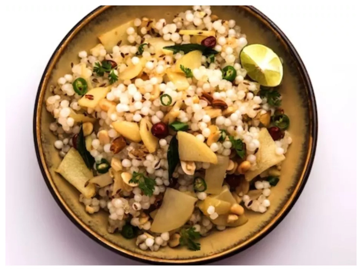 fasting food:  हल्की और टेस्टी, नवरात्र व्रत के लिए बेस्ट साबूदाना खिचड़ी - Photo Gallery