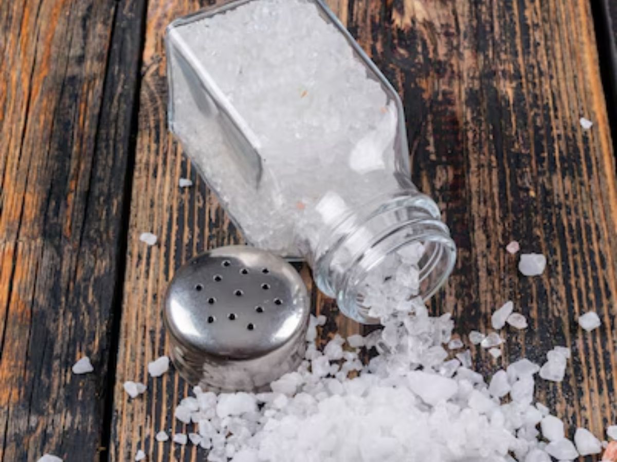 Salt: कम नमक खाने से शरीर में क्या असर होता है, 1 दिन में कितना खाना चाहिए? - Photo Gallery
