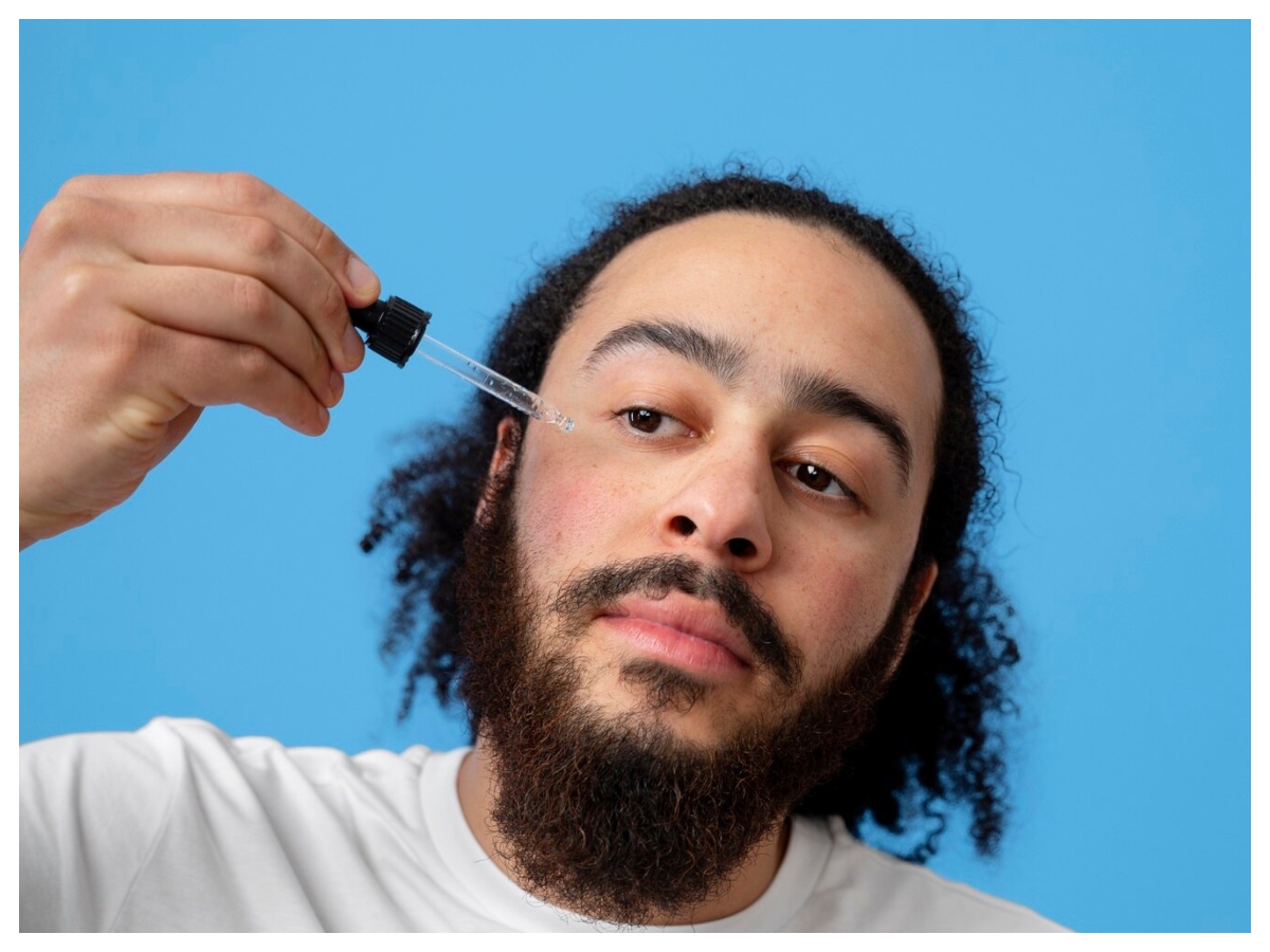 Men Skincare Tips:  सिर्फ लड़कियां ही नहीं, लड़कों के लिए भी जरूरी है स्किन केयर, जानें सही तरीका - Photo Gallery