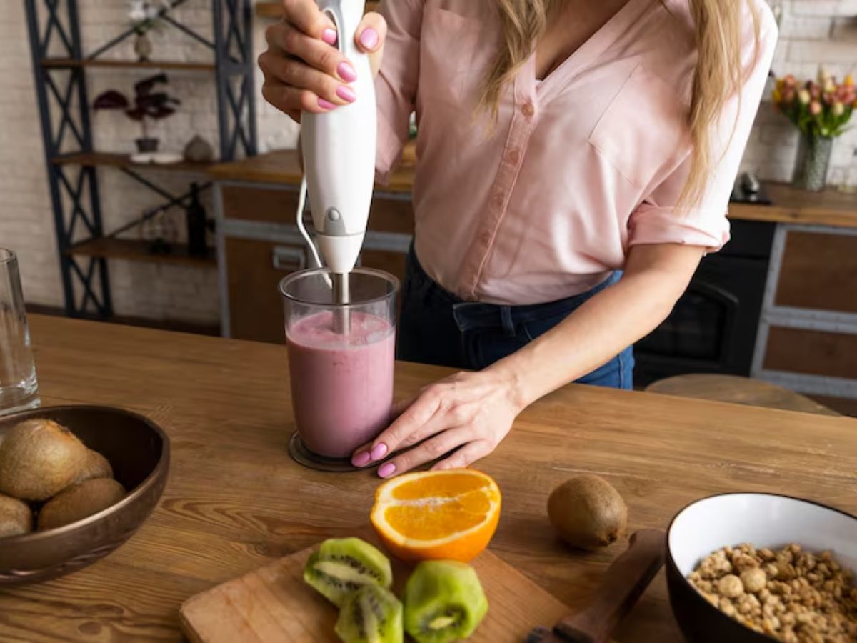 Healthy Breakfast Benefits: नाश्ते में पिए ये 5 टेस्टी स्मूदीज, दिन भर शरीर रहेगा स्वस्थ…! - Photo Gallery