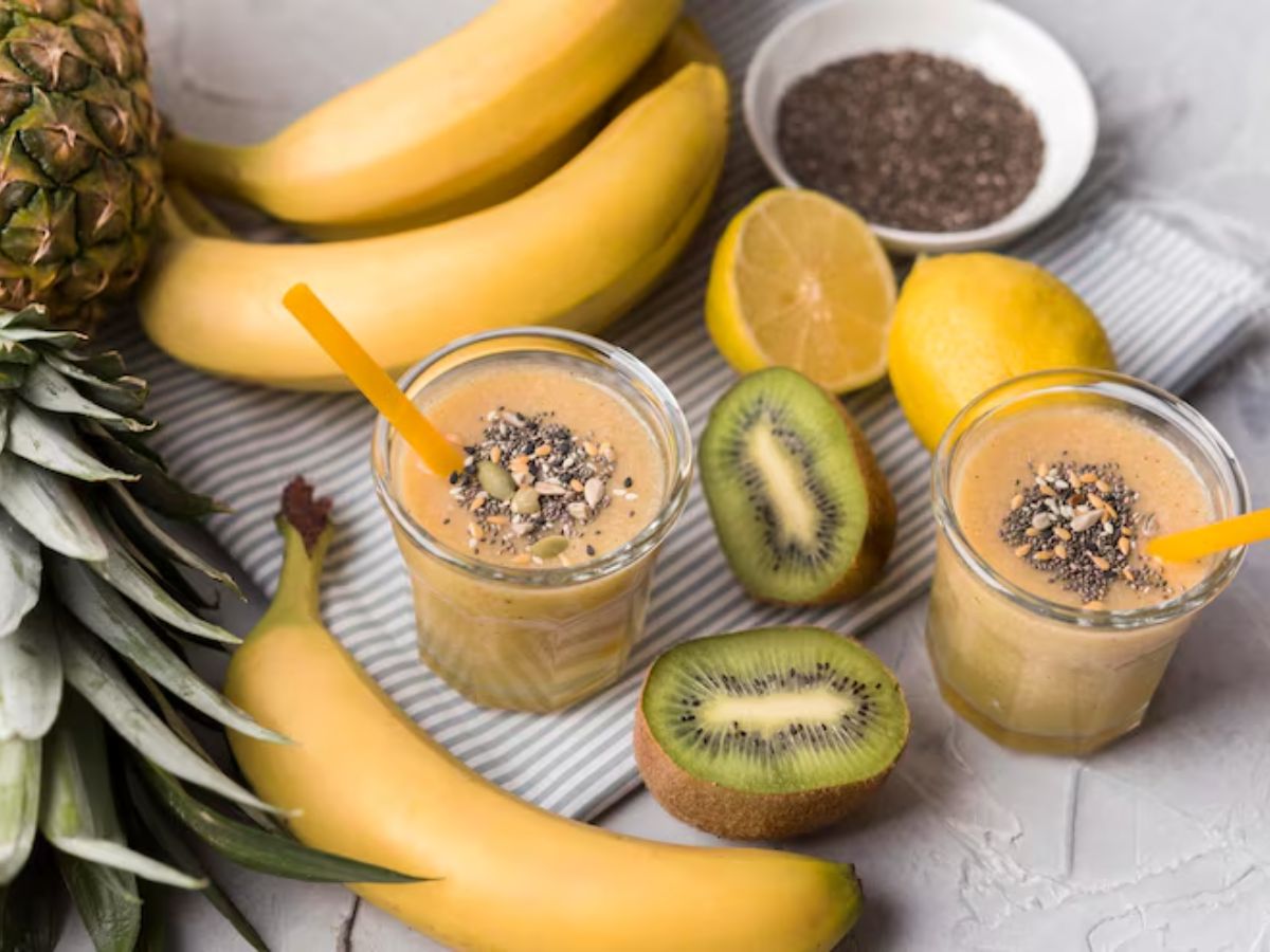 Healthy Breakfast Benefits: नाश्ते में पिए ये 5 टेस्टी स्मूदीज, दिन भर शरीर रहेगा स्वस्थ…! - Photo Gallery
