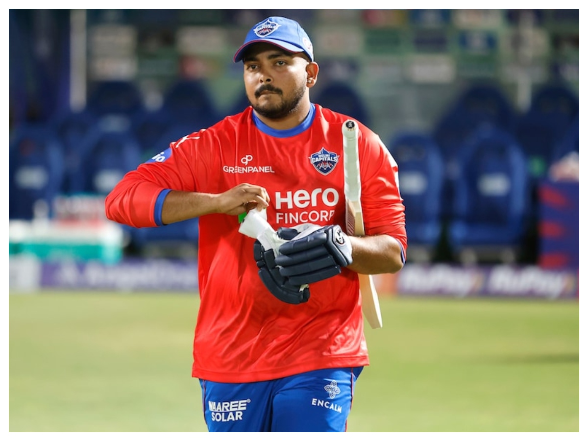 Prithvi Shaw engagement: पृथ्वी शॉ  ने गर्लफ्रेंड आकृति अग्रवाल से की सगाई, जानें कौन है होने वाली दुल्हन - Photo Gallery