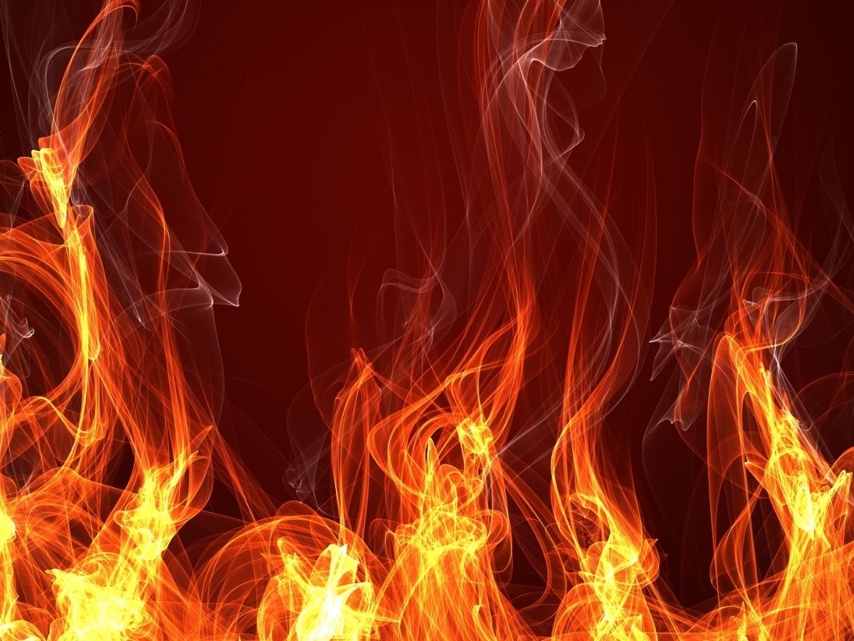 शुभ या अशुभ संकेत, सपने में आग देखने का क्या मतलब होता है? स्वप्न शास्त्र में छिपा बड़ा रहस्य - Photo Gallery